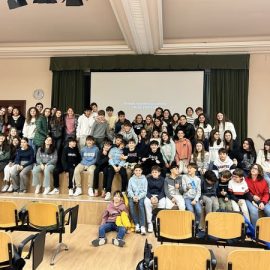 Cine en versión original para el alumnado del IES «Montes Negros», de Grañén, y el colegio «San Viator», de Huesca